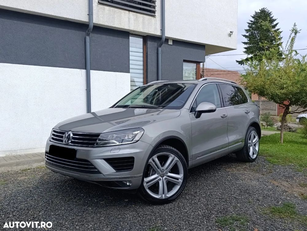 Volkswagen Touareg - 1