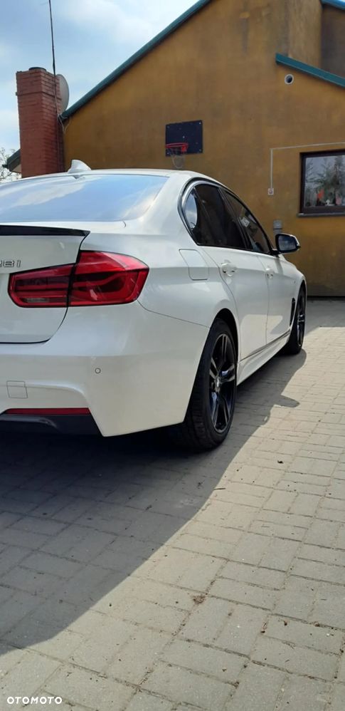 BMW Seria 3 328i Touring xDrive Sport-Aut Sport Line - 4