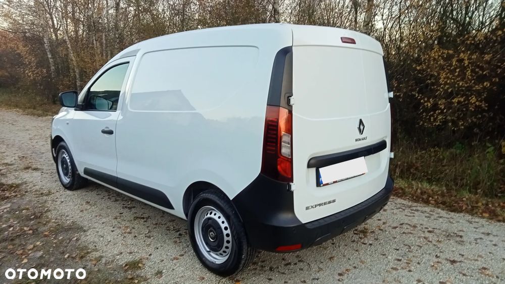 Renault Express - 4
