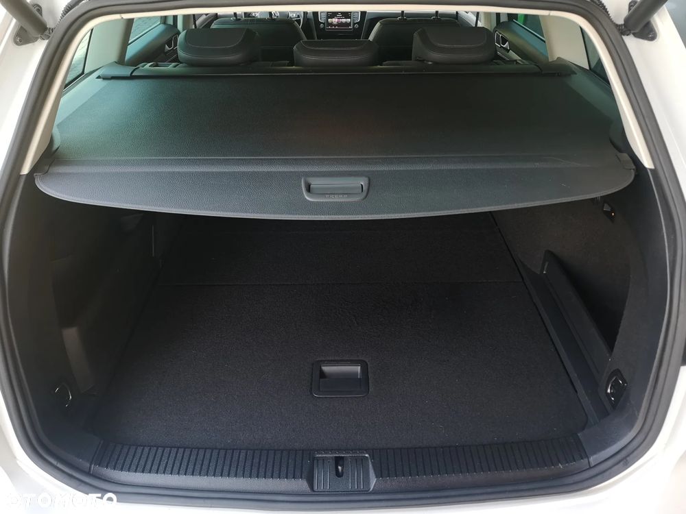 Volkswagen Passat Alltrack 2.0 TDI SCR 4Motion DSG - 34