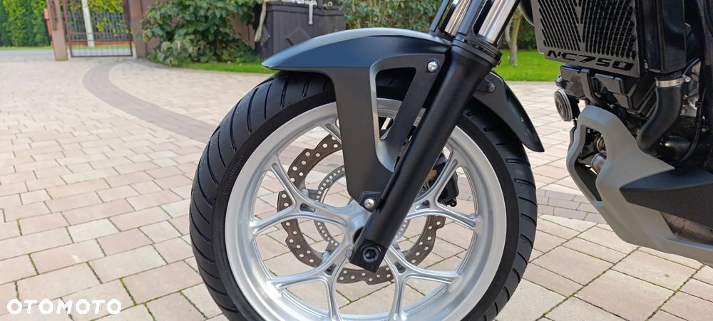 Honda NC - 37