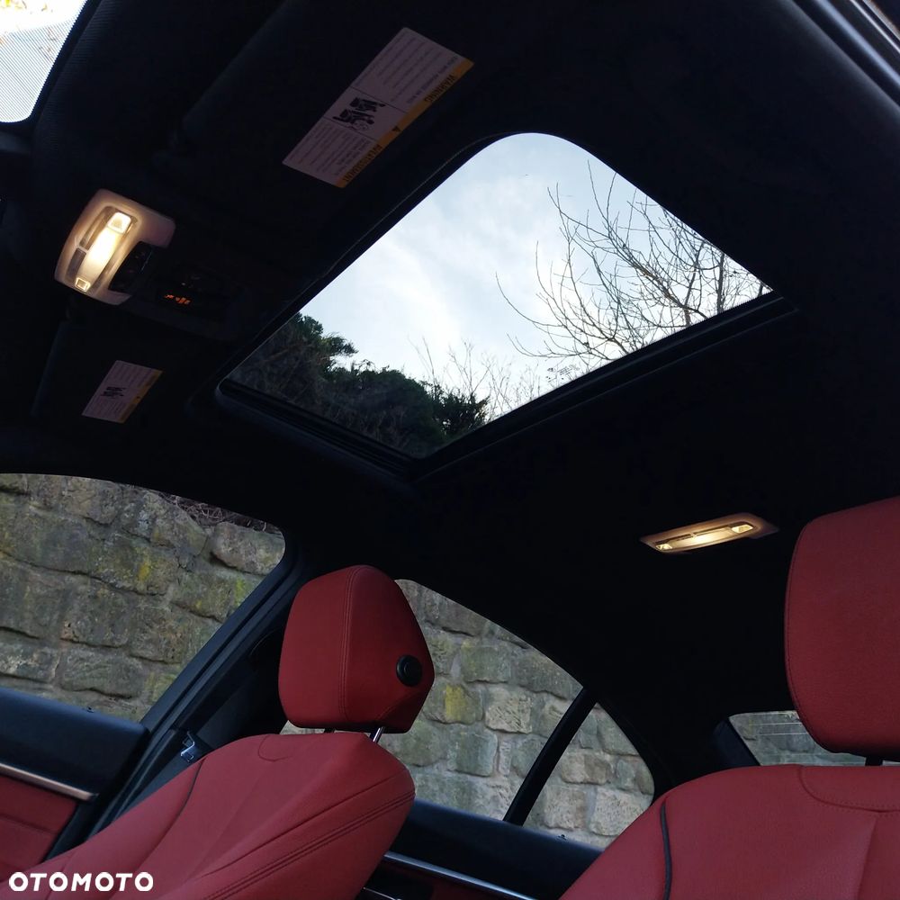 BMW Seria 3 330i xDrive M Sport - 23