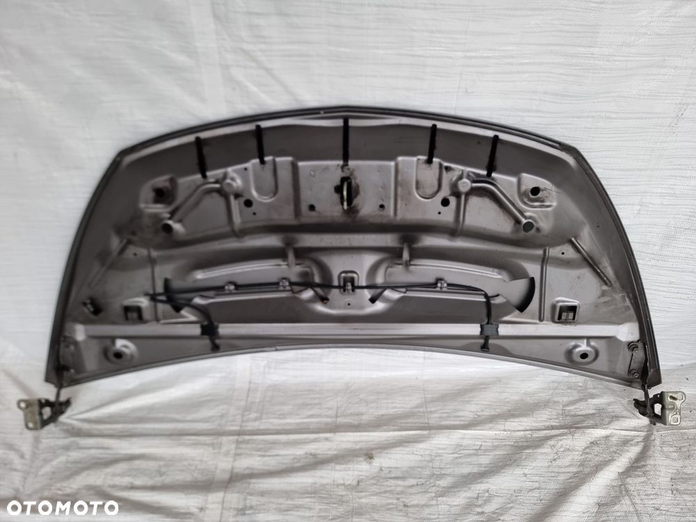 MASKA POKRYWA SILNIKA OPEL VIVARO B II 2 kod lakieru 10J - 7