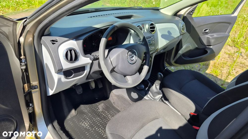 Dacia Logan 1.2 16V Access - 10