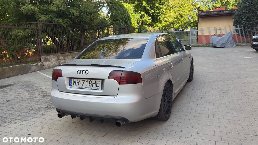 Audi A4 Limousine 2.0T FSI Quattro - 4