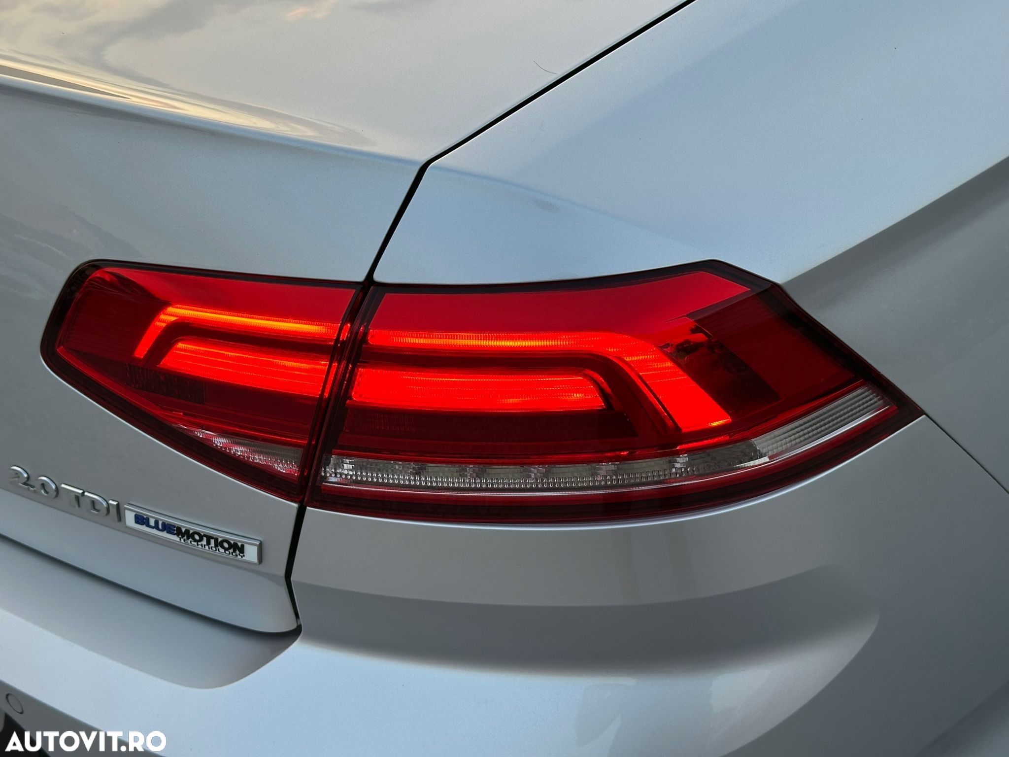 Volkswagen Passat 2.0 TDI DSG Highline - 37