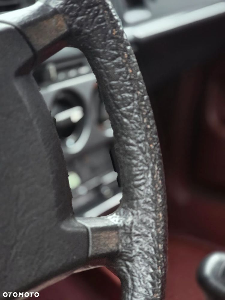 Mercedes-Benz W201 (190) - 12