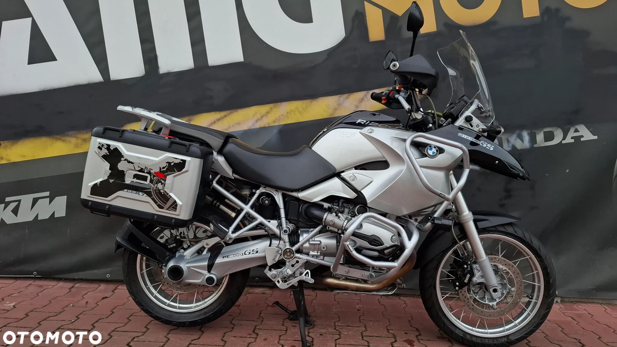 BMW R - 1
