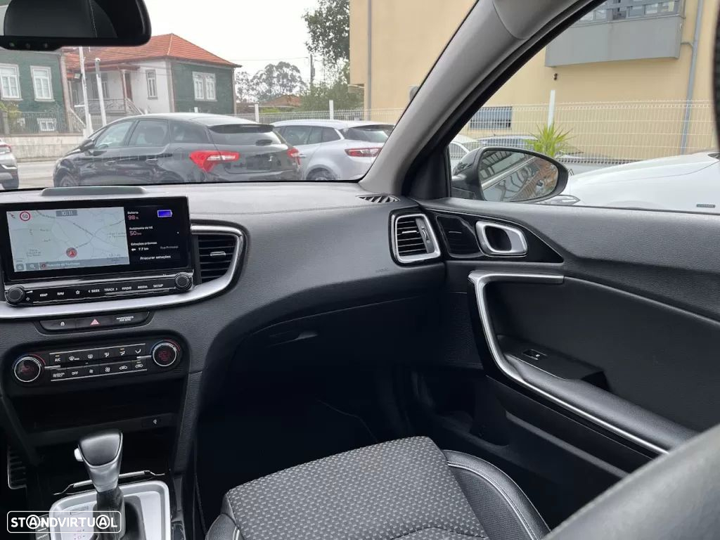 Kia XCeed 1.6 GDi PHEV Drive - 13