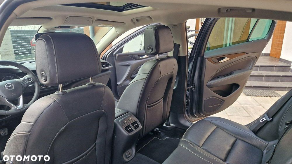 Opel Insignia - 22