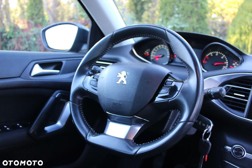 Peugeot 308 1.6 e-HDi Active S&S - 28