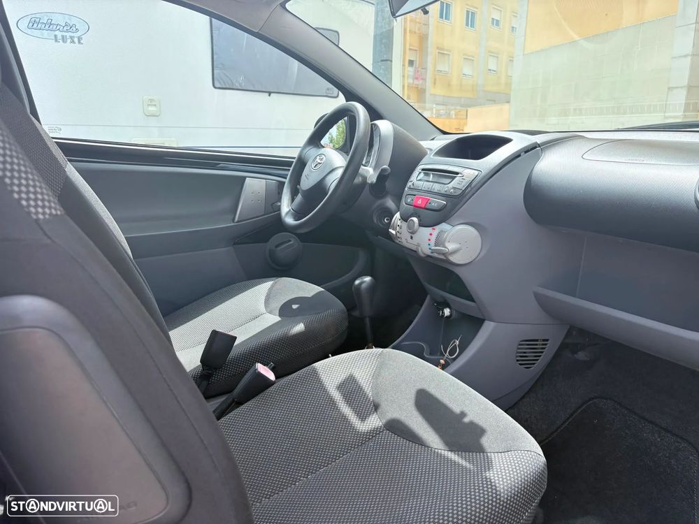 Toyota Aygo City - 11