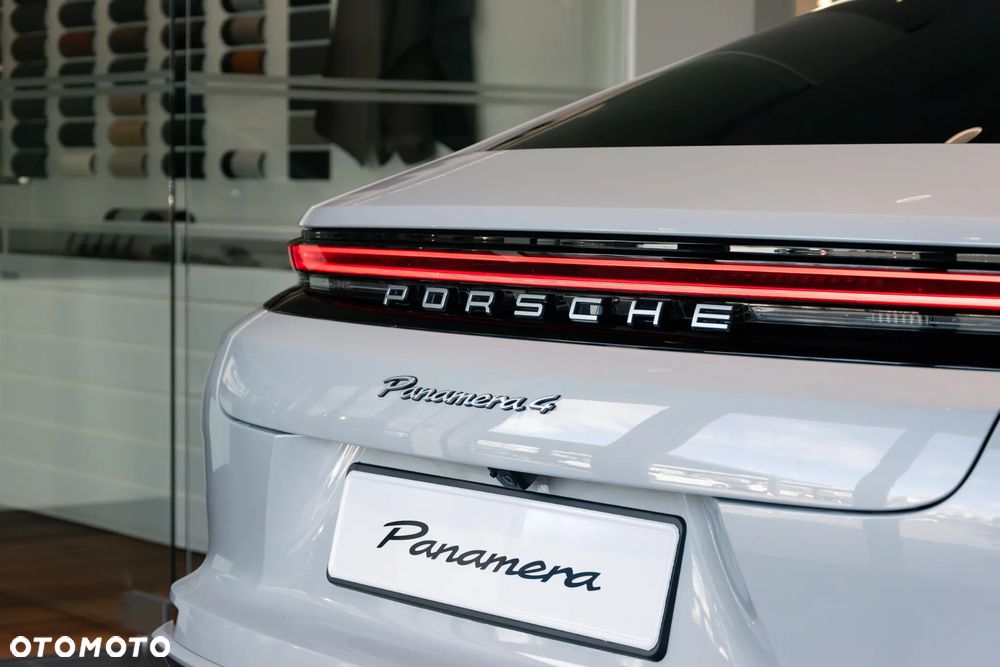 Porsche Panamera 4 E-Hybrid PHEV - 15