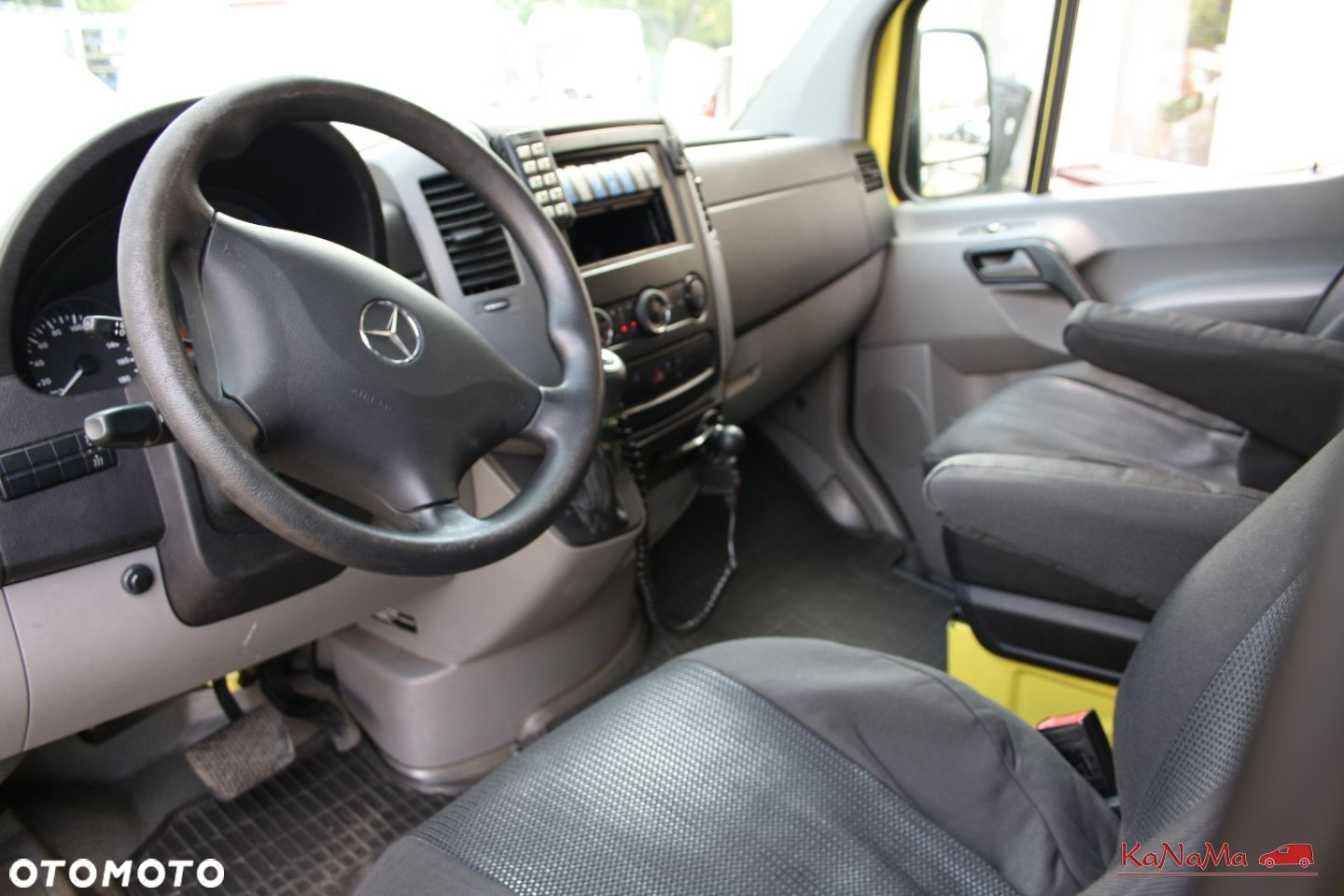 Mercedes-Benz Sprinter - 33