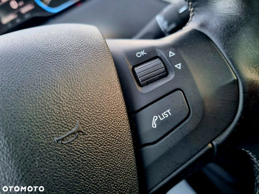 Peugeot 2008 1.2 Pure Tech Allure S&S - 17