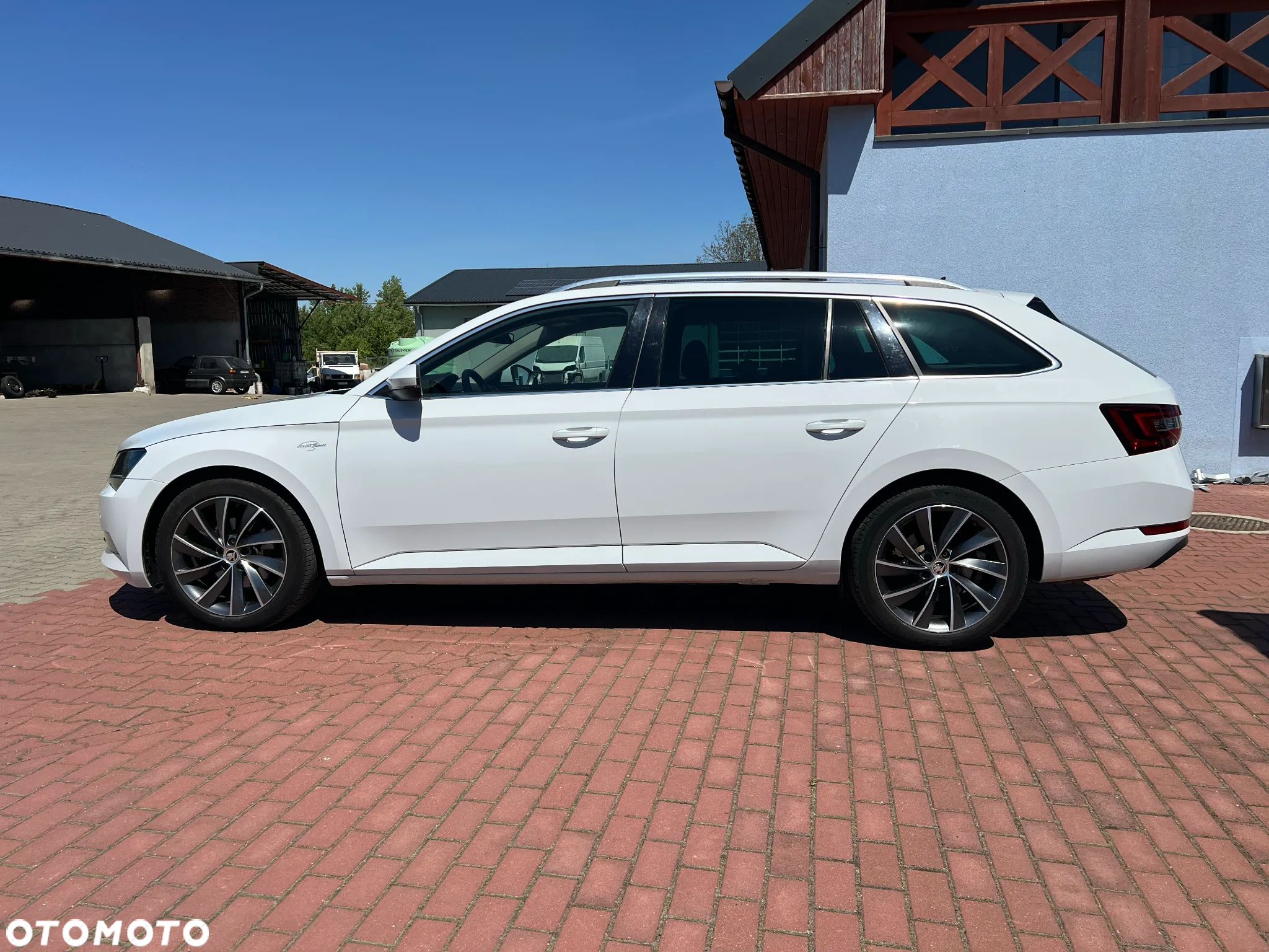 Skoda Superb Combi 2.0 TDI DSG L&K - 9