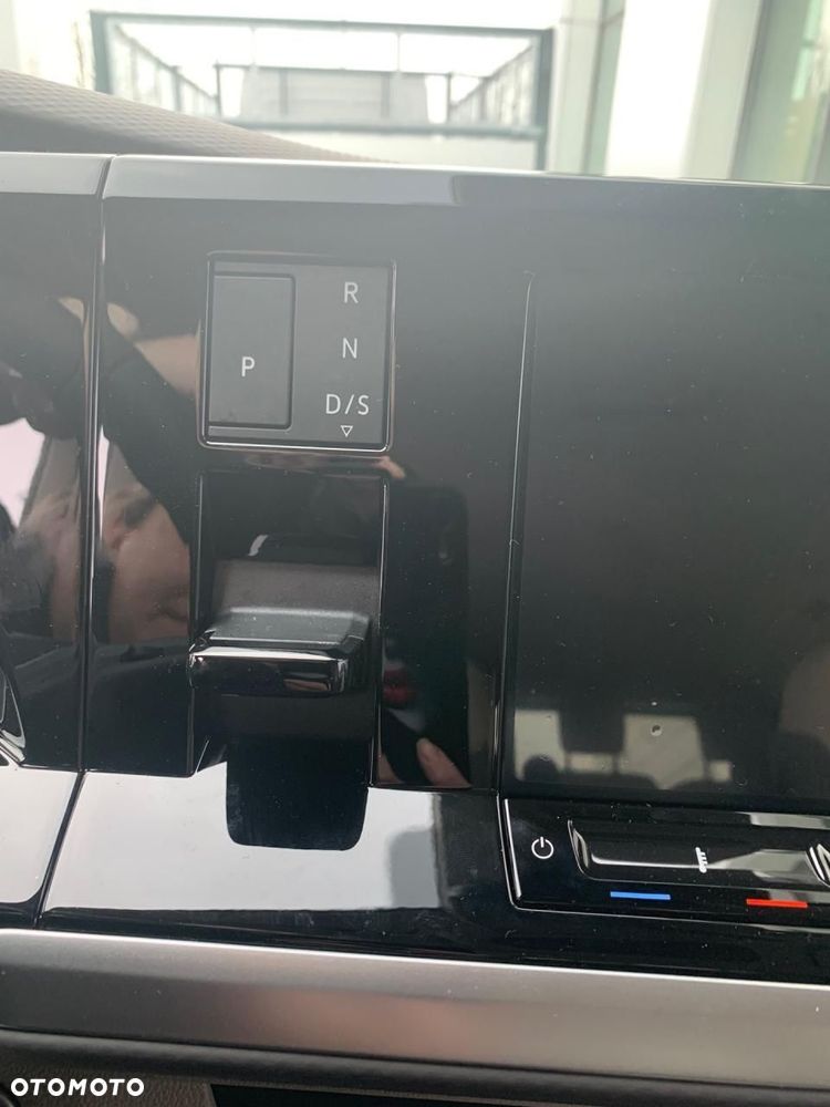 Volkswagen Multivan - 13