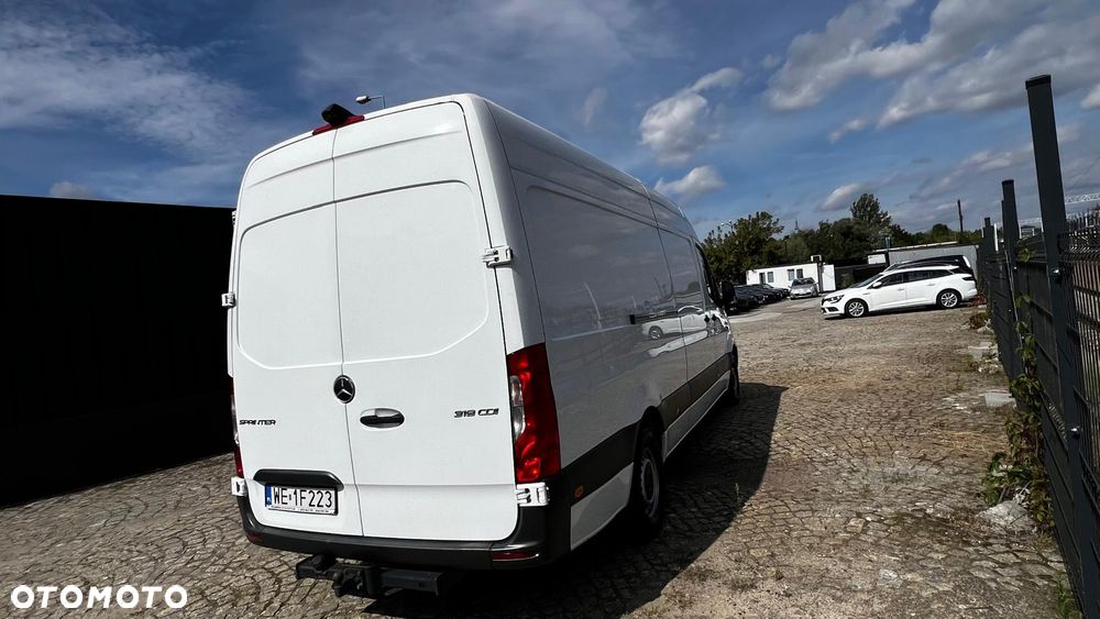 Mercedes-Benz Sprinter 319 - 11