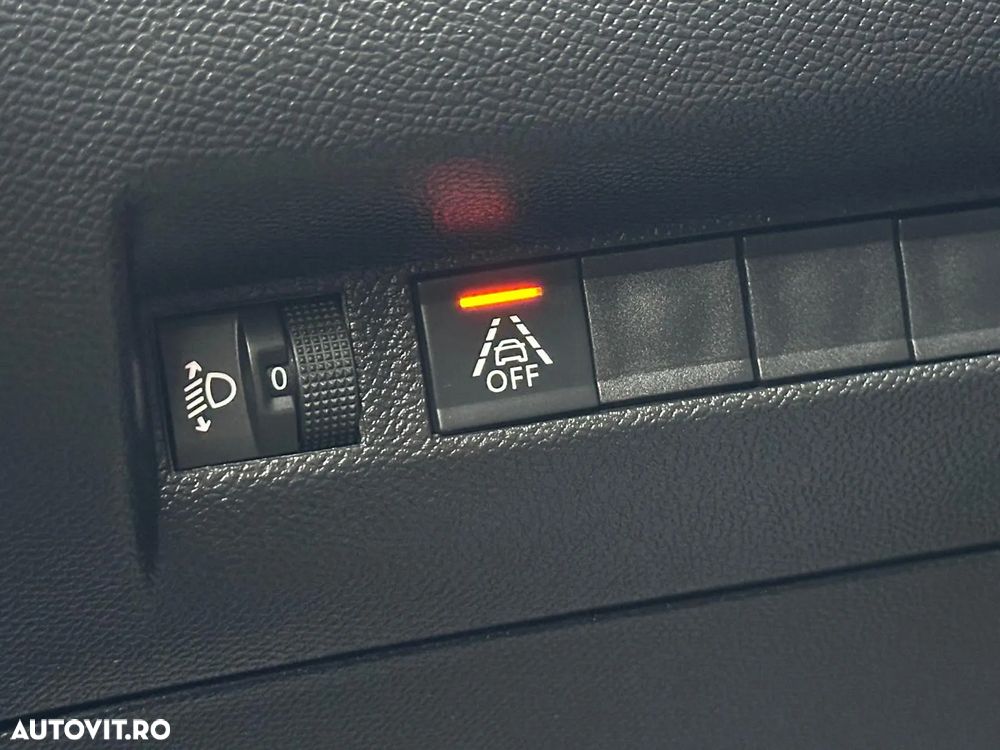 Peugeot 2008 1.2 L PureTech STT Allure - 31