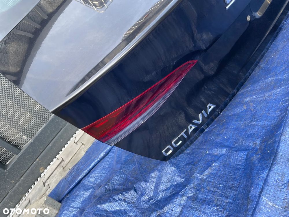 Skoda Octavia IV sedan liftback klapa bagażnika LF9R - 2
