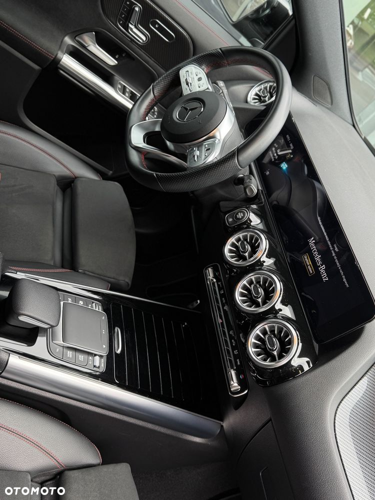 Mercedes-Benz GLA 200 d 4-Matic - 15