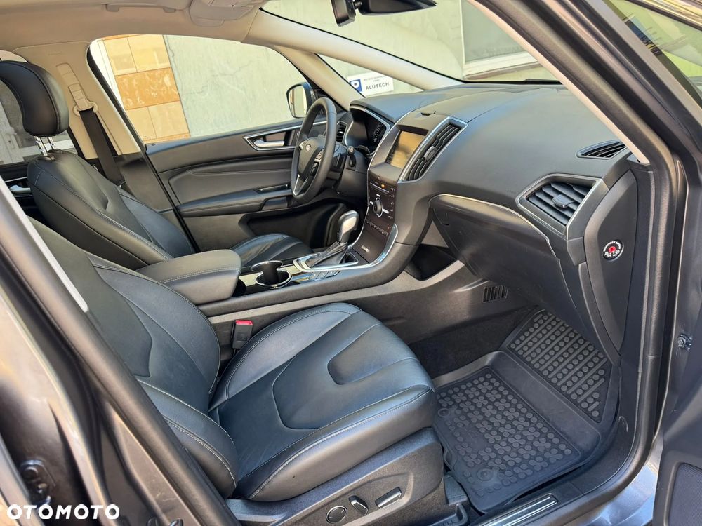 Ford S-Max - 13