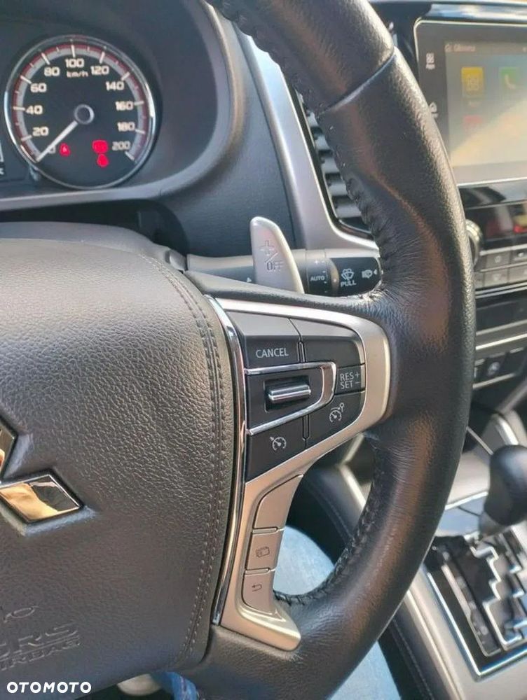 Mitsubishi L200 2.2 d DC Instyle Plus - 8