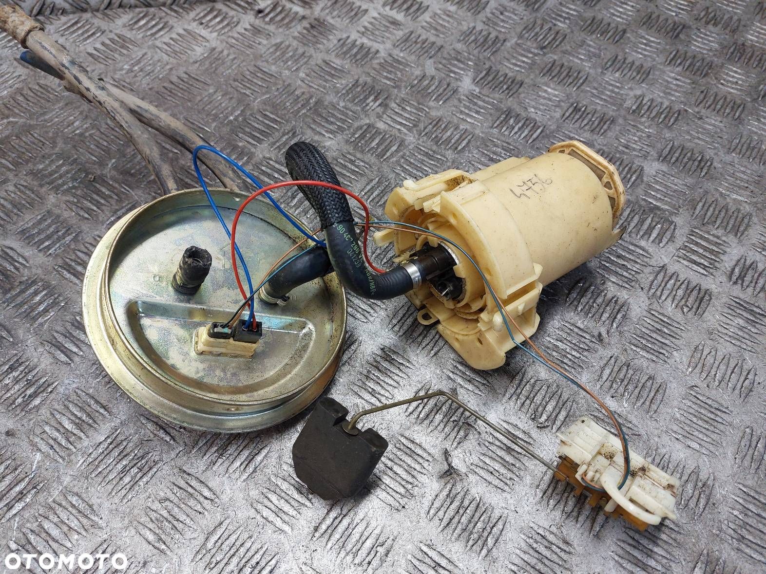 POMPKA PALIWA + PŁYWAK OMEGA B 2.0 8V - 1