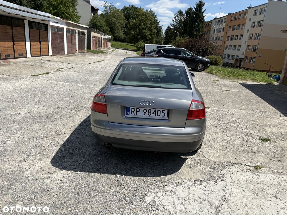Audi A4 Limousine - 3