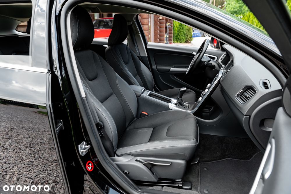 Volvo V60 D4 - 25