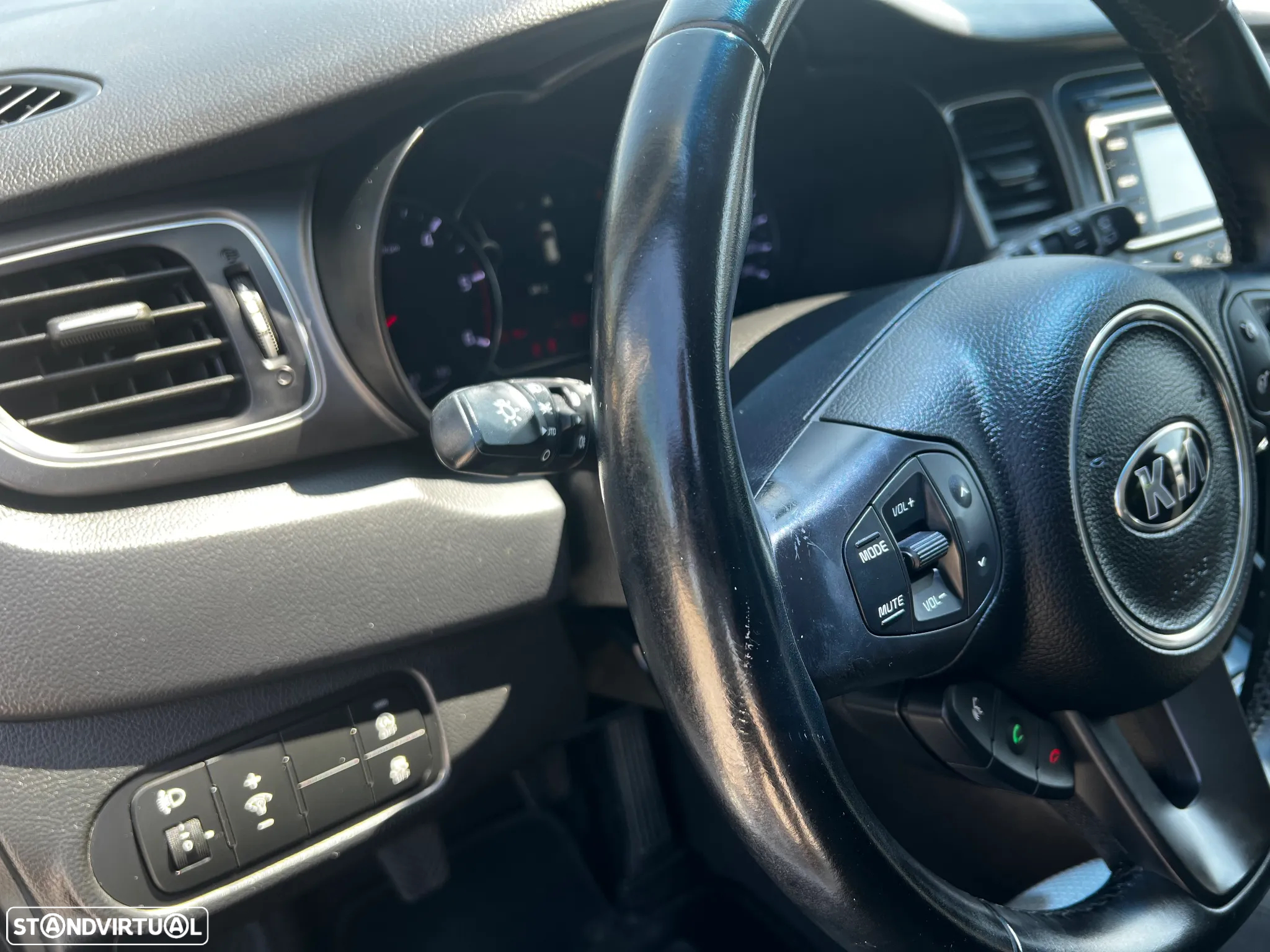 Kia Carens 1.7 CRDi ISG TX - 52