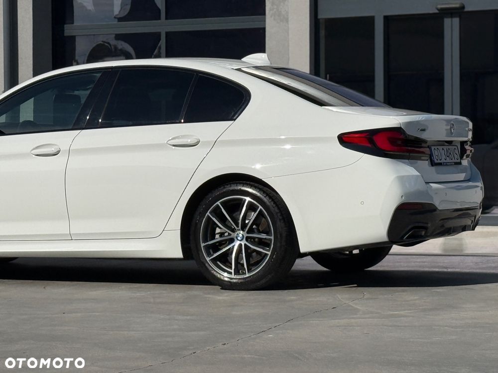 BMW Seria 5 520d xDrive mHEV M Sport sport - 12