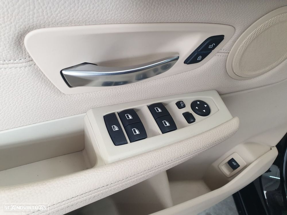 BMW 216 Active Tourer d - 12