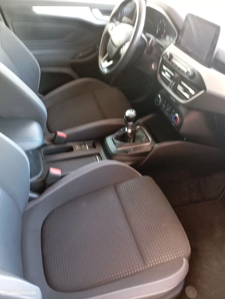 Ford Focus 1.5 TDCi ECOBlue Titanium - 6