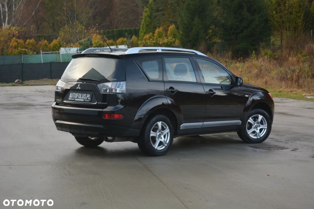 Mitsubishi Outlander - 12