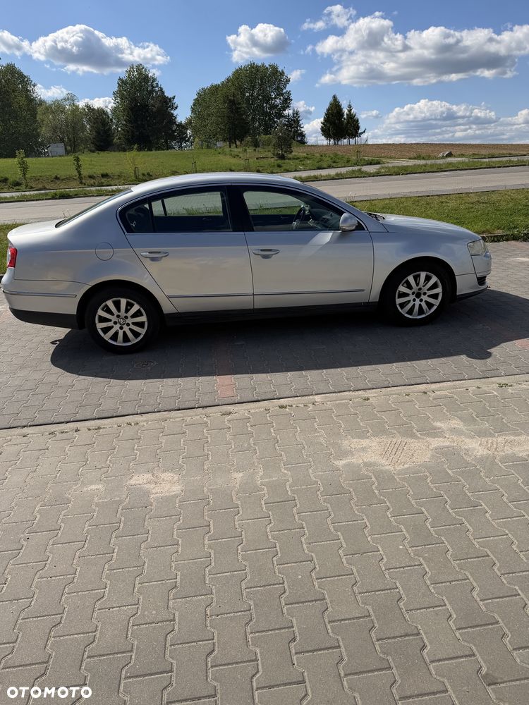 Volkswagen Passat - 8