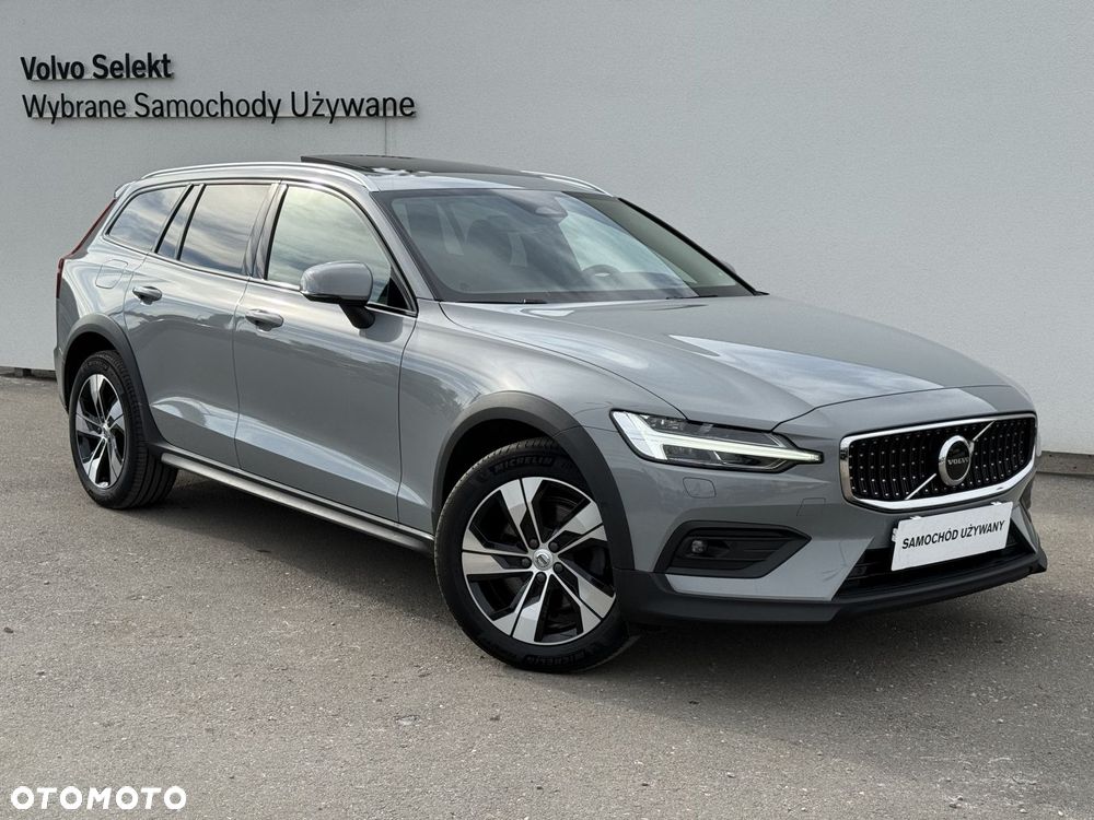 Volvo V60 Cross Country - 3