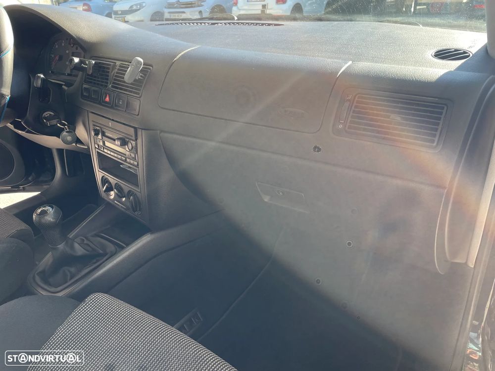 VW Golf 1.9 TDi Highline - 3