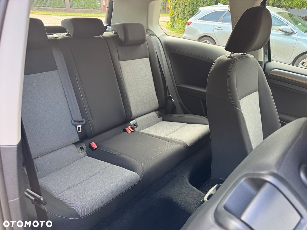 Volkswagen Golf - 24