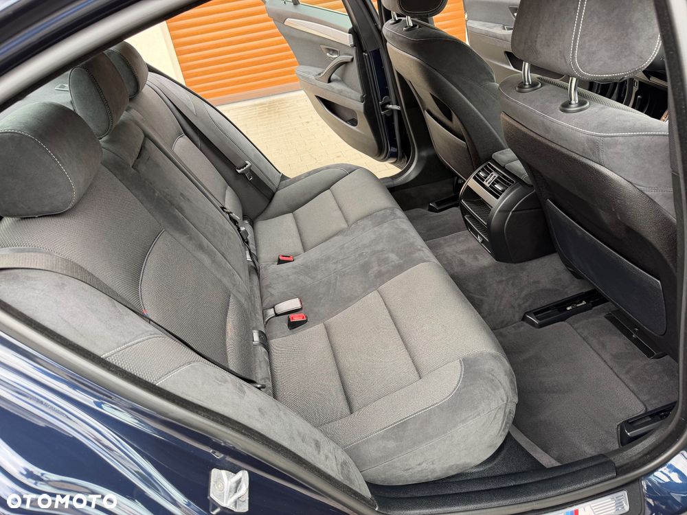 BMW Seria 5 520i Sport-Aut - 29