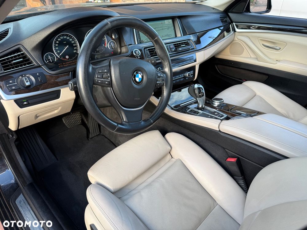 BMW Seria 5 525d xDrive Luxury Line - 15