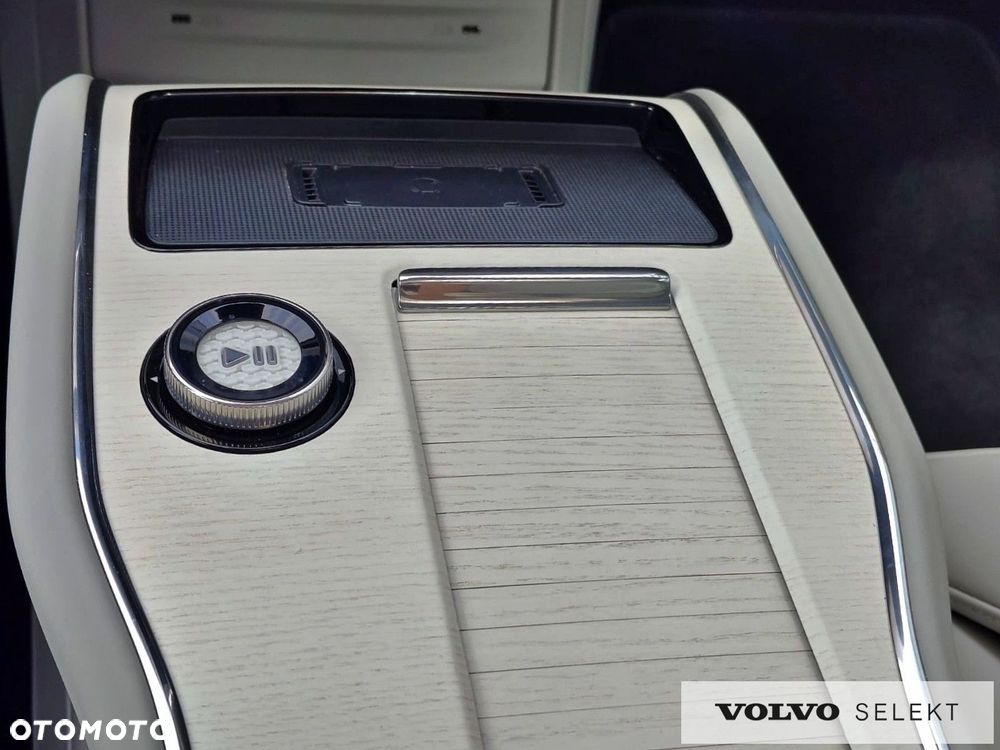 Volvo EX90 - 40
