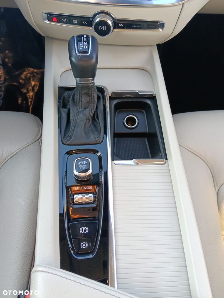 Volvo S60 T6 AWD Momentum Pro - 13