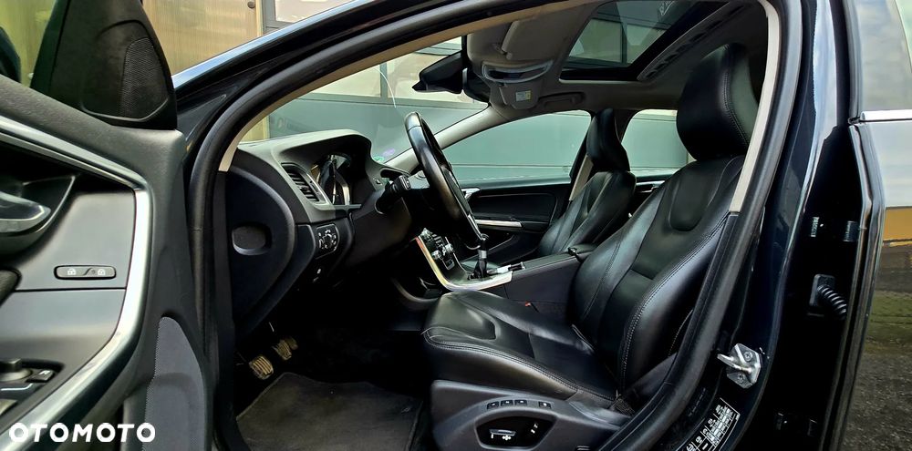Volvo V60 T3 Summum - 15