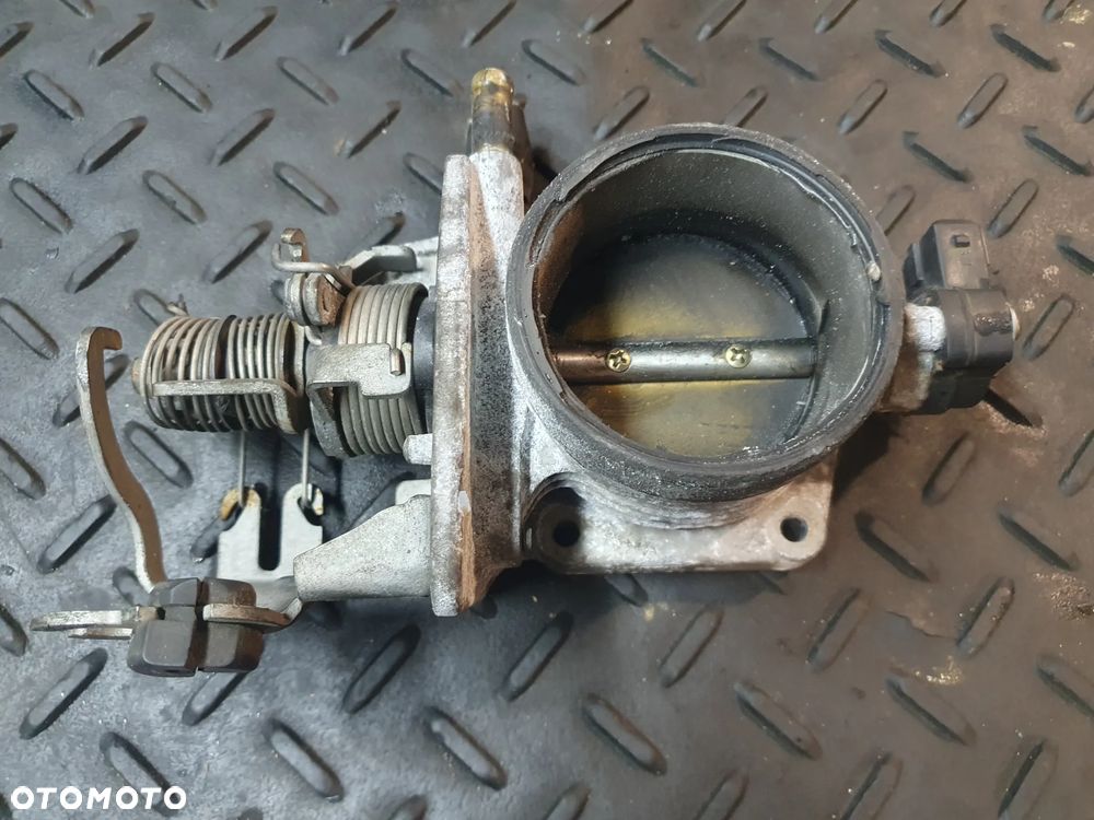 PRZEPUSTNICA BMW E39 2.0 24V 1433385 - 1
