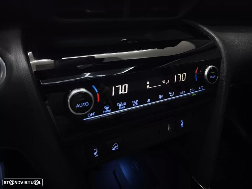 Toyota Yaris Cross 1.5 HDF Premier Edition - 40