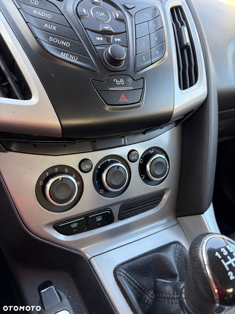 Ford Focus 1.6 Trend - 17
