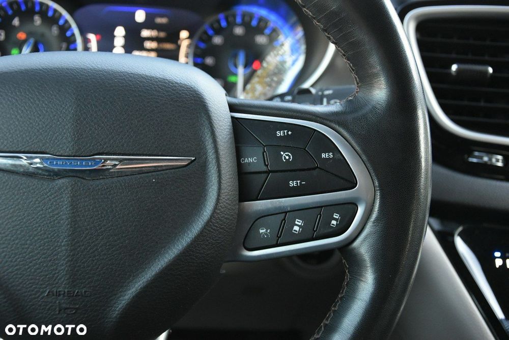 Chrysler Pacifica - 19