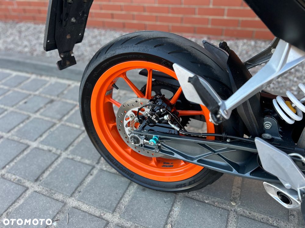 KTM Duke - 19