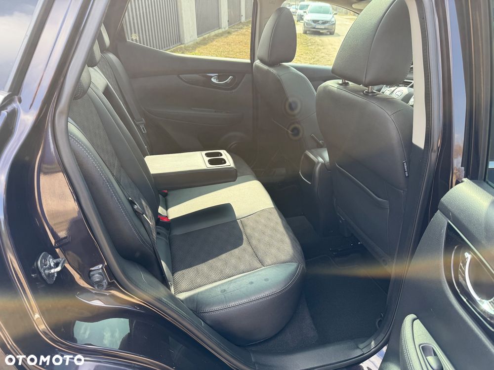 Nissan Qashqai - 25